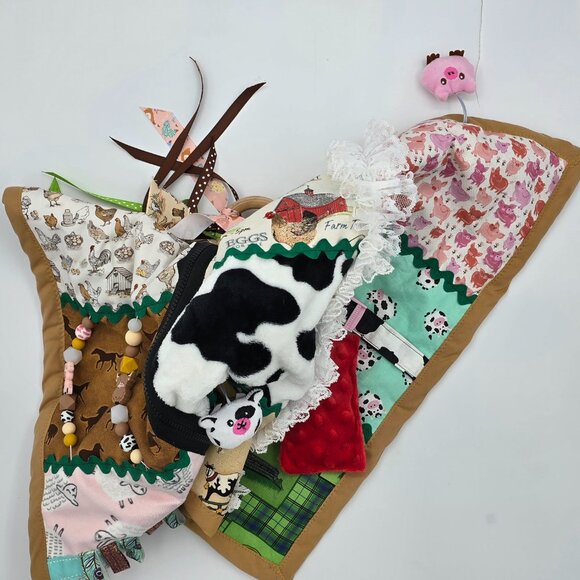 Farm-Themed Fidget Quilt Blanket For Elderly, Dementia & Alzheimer’s Patients - Picture 12 of 13